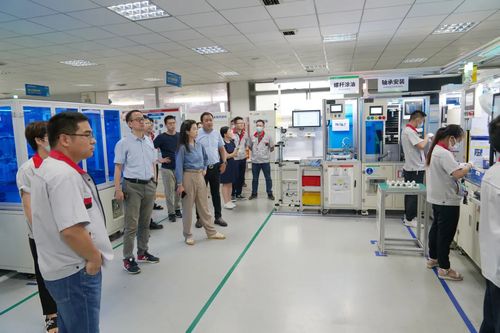 華為智能座艙團隊蒞臨東箭科技參觀交流